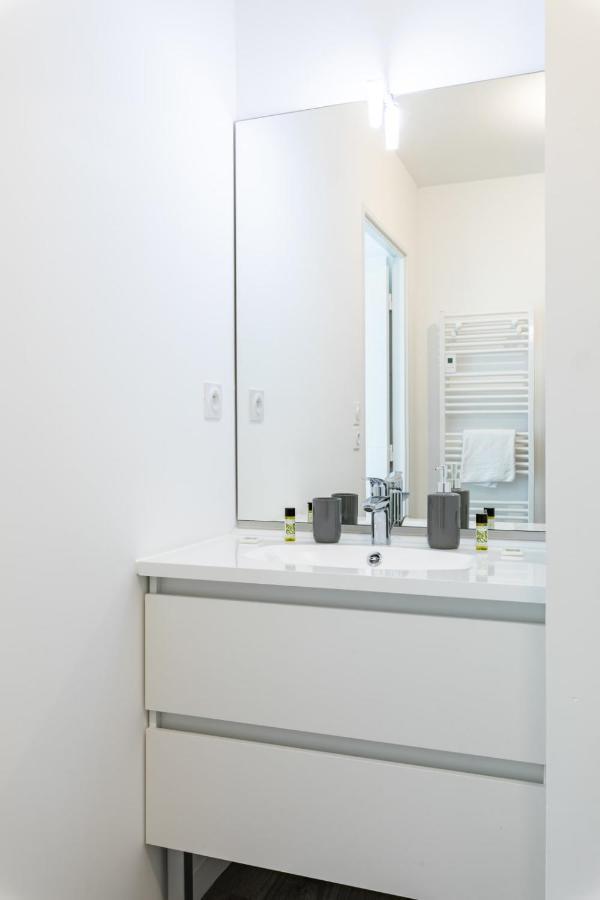 ディナールL'Ecume - Studio Moderne Avec Grand Balcon Et Place De Parkingアパートメント エクステリア 写真
